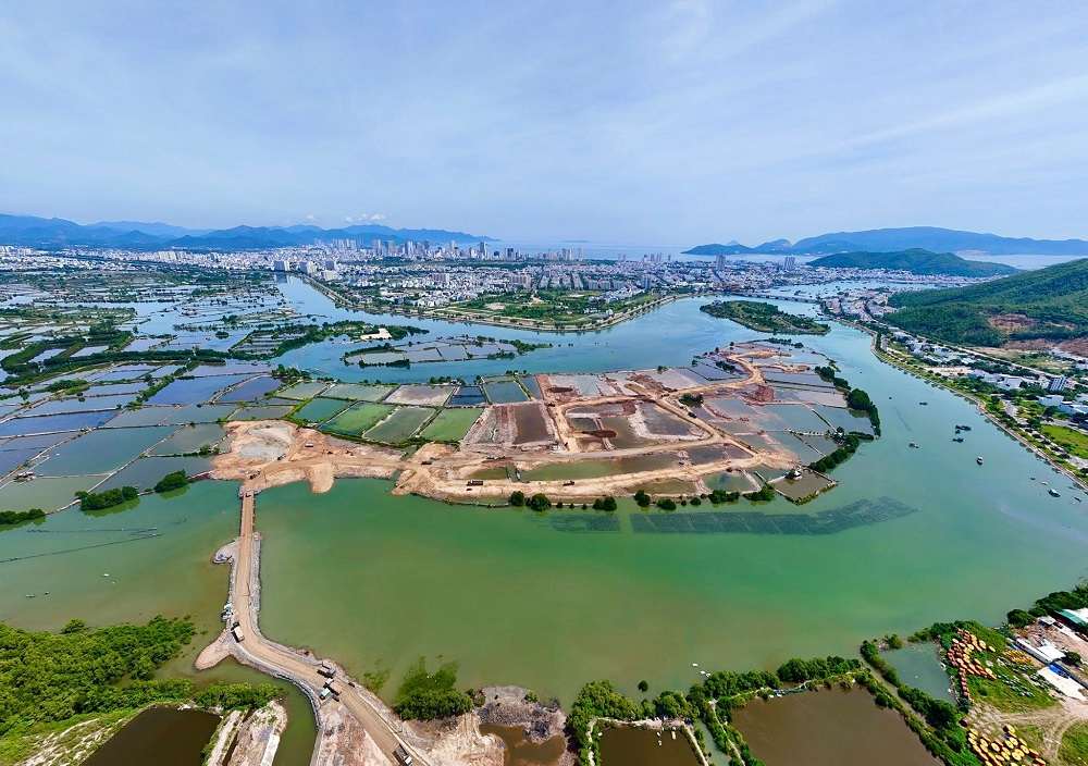 Công trường nhộn nhịp với sự xuất hiện của một số tuyến đường nội khu